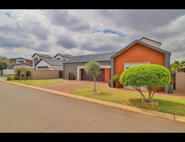 4 BEDROOM HOUSE FOR SALE IN MIDSTREAM RIDGE